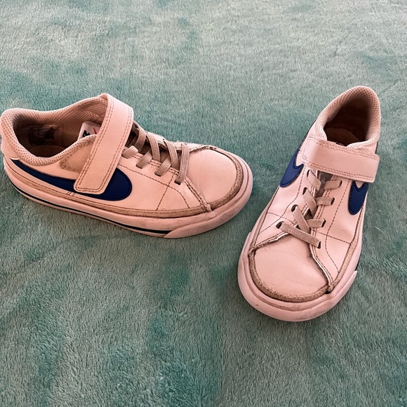 Nike Kids White and Blue Strap Sneakers - Picture 1 of 6